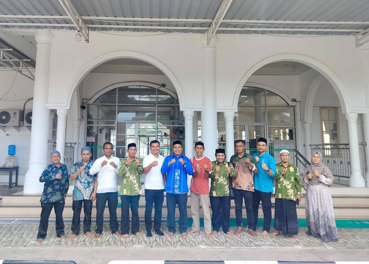 APRI Nagan Raya Peringati Harlah ke-7 dengan Aksi Hijau di Tiga KUA dan Bakti Sosial di Delapan Masjid