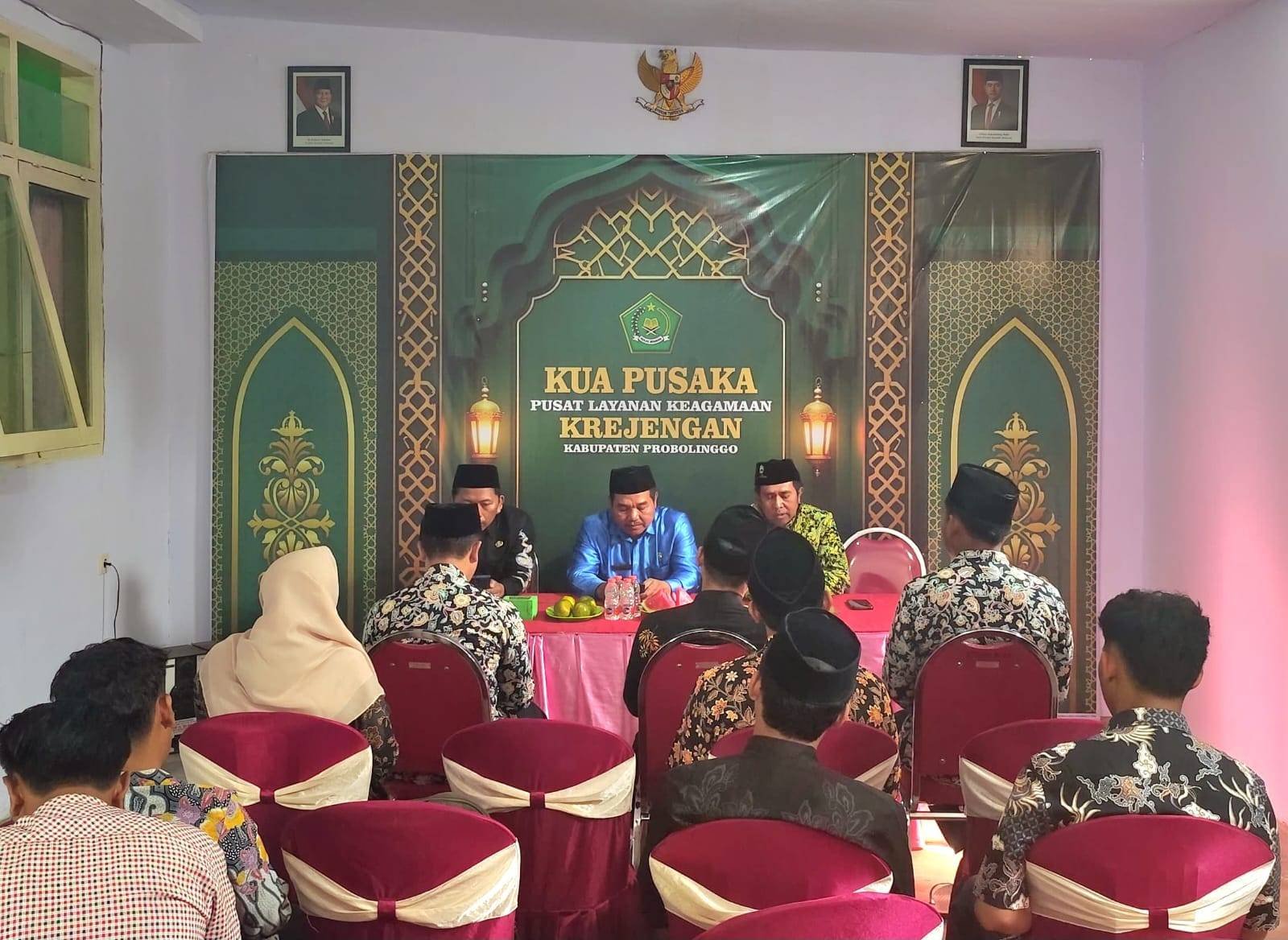 Optimalkan Pelayanan, Kasi Bimas Islam Kemenag Probolinggo Pimpin Supervisi di KUA Krejengan