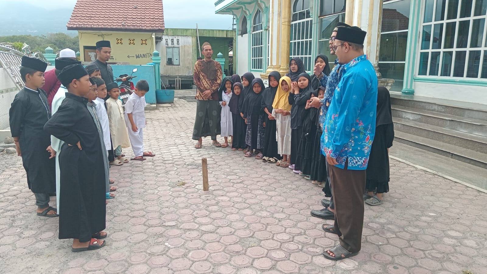 KUA Bener Kelipah Ukur Arah Kiblat Masjid Ruhul Islam