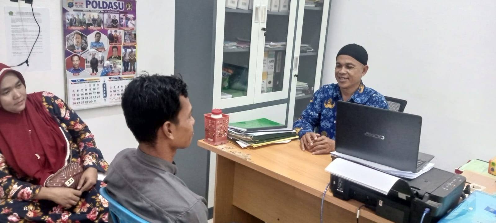 Penghulu KUA Pantai Cermin Bantu Masyarakat Pahami Prosedur Duplikat Buku Nikah