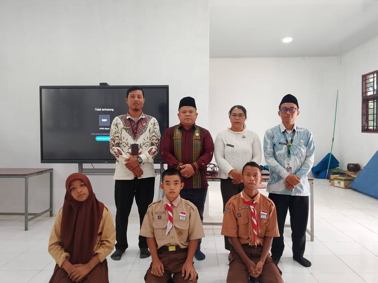 KUA Habinsaran, Nassau, dan Borbor Berikan Bimbingan Remaja Usia Sekolah di SMPN 4 Satu Atap Matio