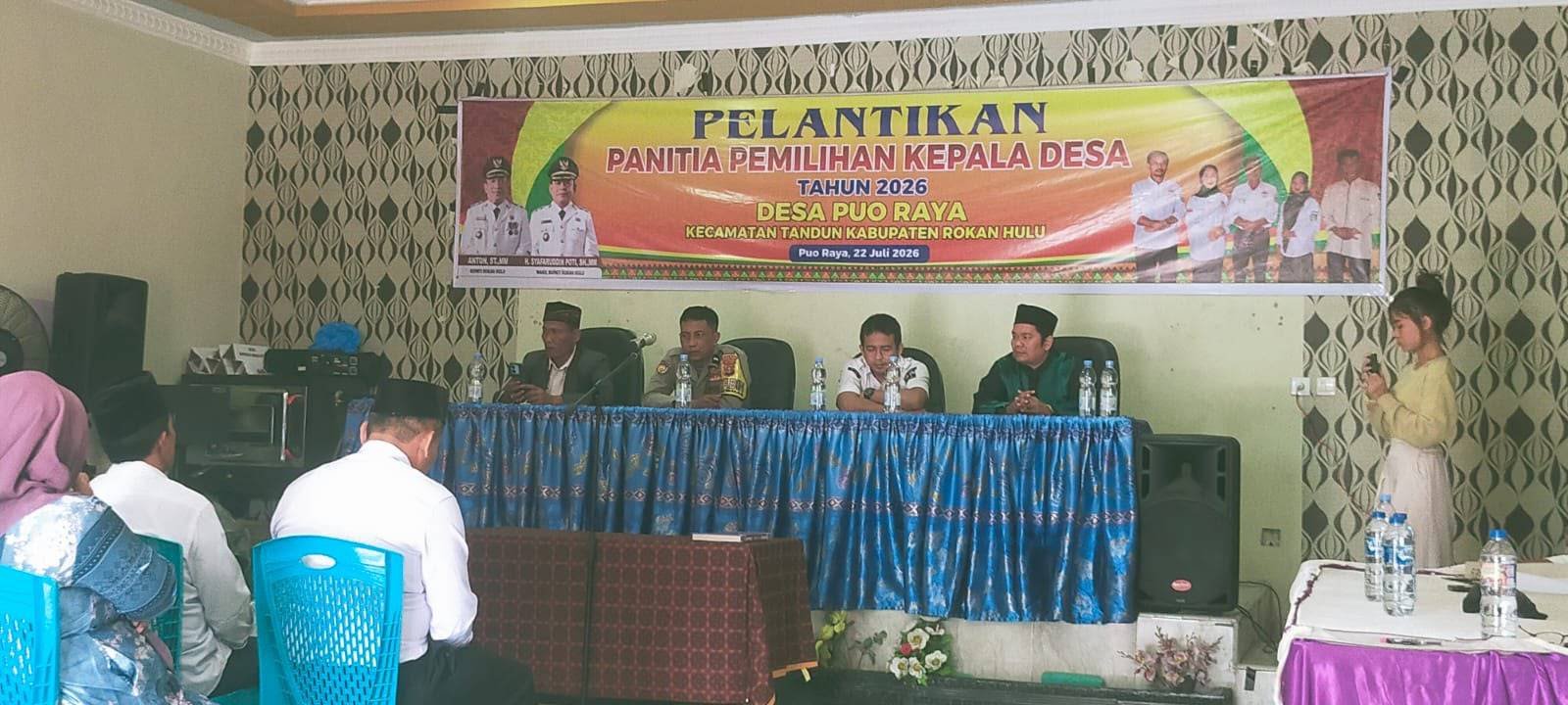 Sinergi KUA dan Pemerintah Desa, Kepala KUA Tandun Bertugas sebagai Rohaniawan pada Pelantikan Panitia Pilkades