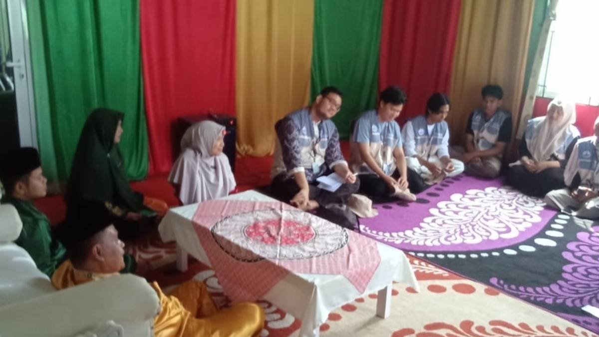 Pengabdian Masyarakat Berbasis Kolaborasi, KUA Kecamatan Pelalawan Terima Kunjungan Mahasiswa KKN UIN Suska Riau