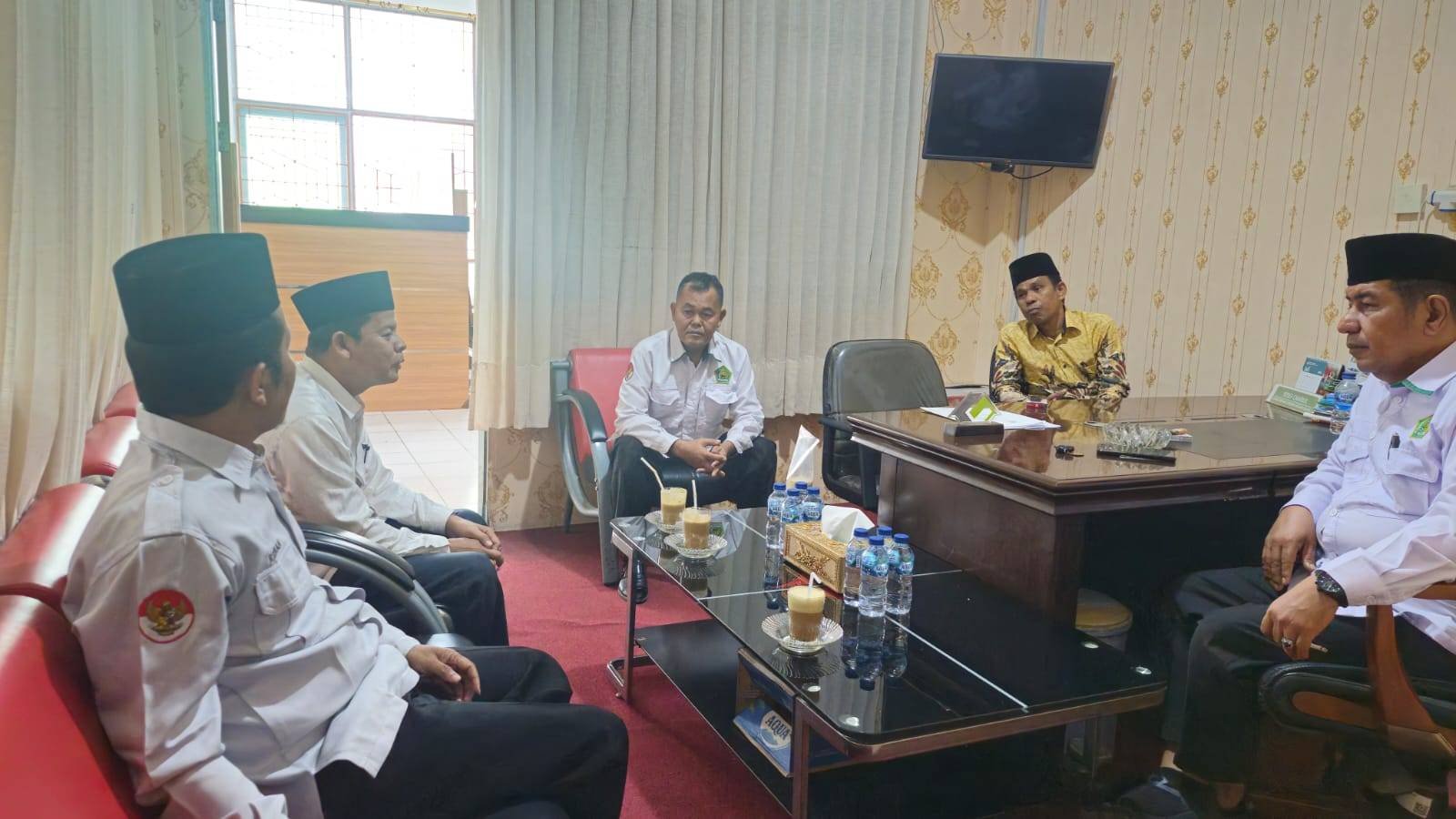 Perkuat Silaturahim dan Kinerja Penghulu PC APRI Padang Konsultasi Dengan Kepala Bidang Urais Kanwil Kemenag Propinsi Sumbar