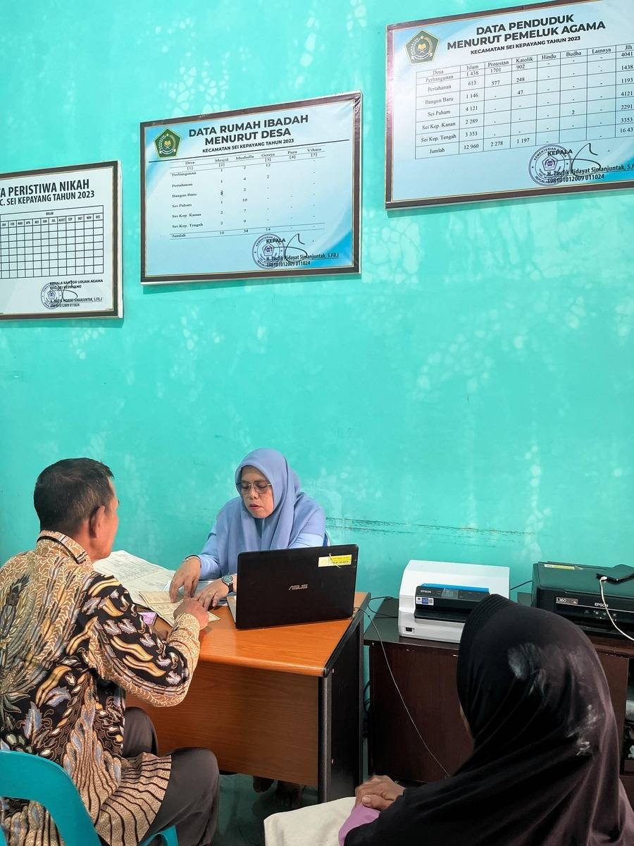 KUA Sei Kepayang Terima Permohonan Surat Keterangan Keabsahan Data Buku Nikah untuk Pendaftaran Haji