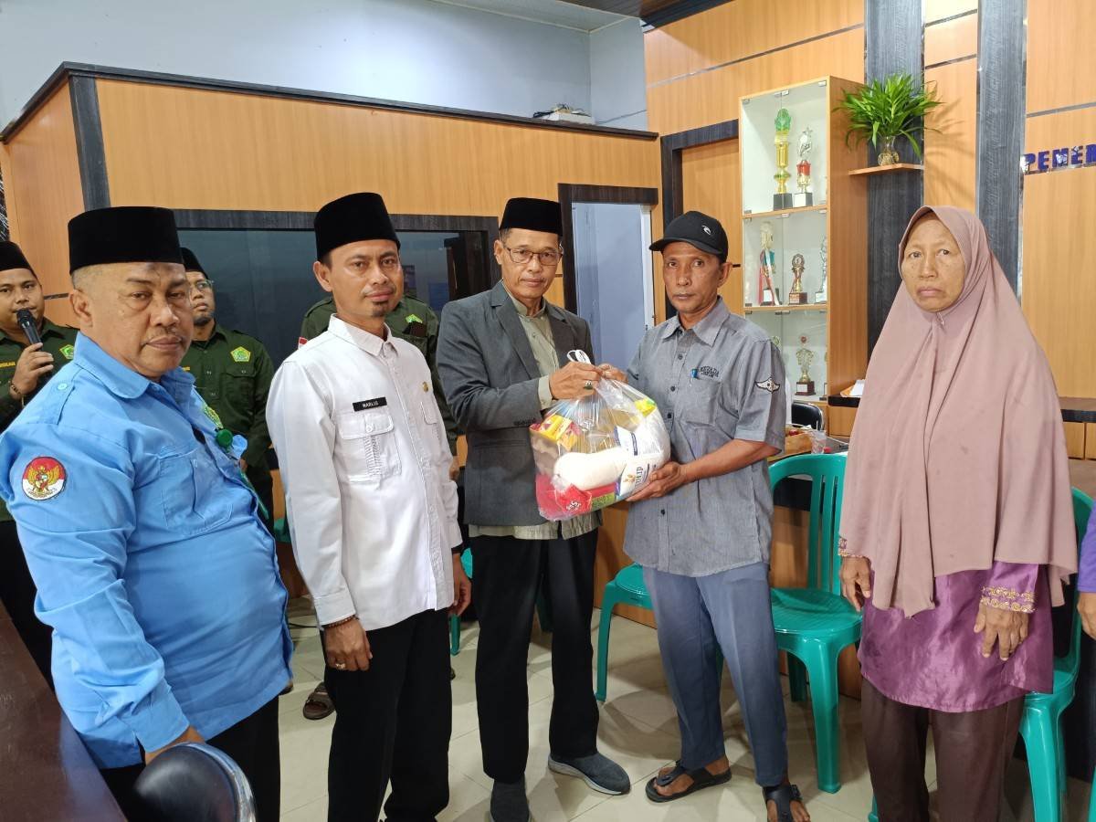 Perkuat Layanan Berdampak, KUA Sabak Auh Sambangi Kampung Bandar Pedada Lewat Program Berbagi