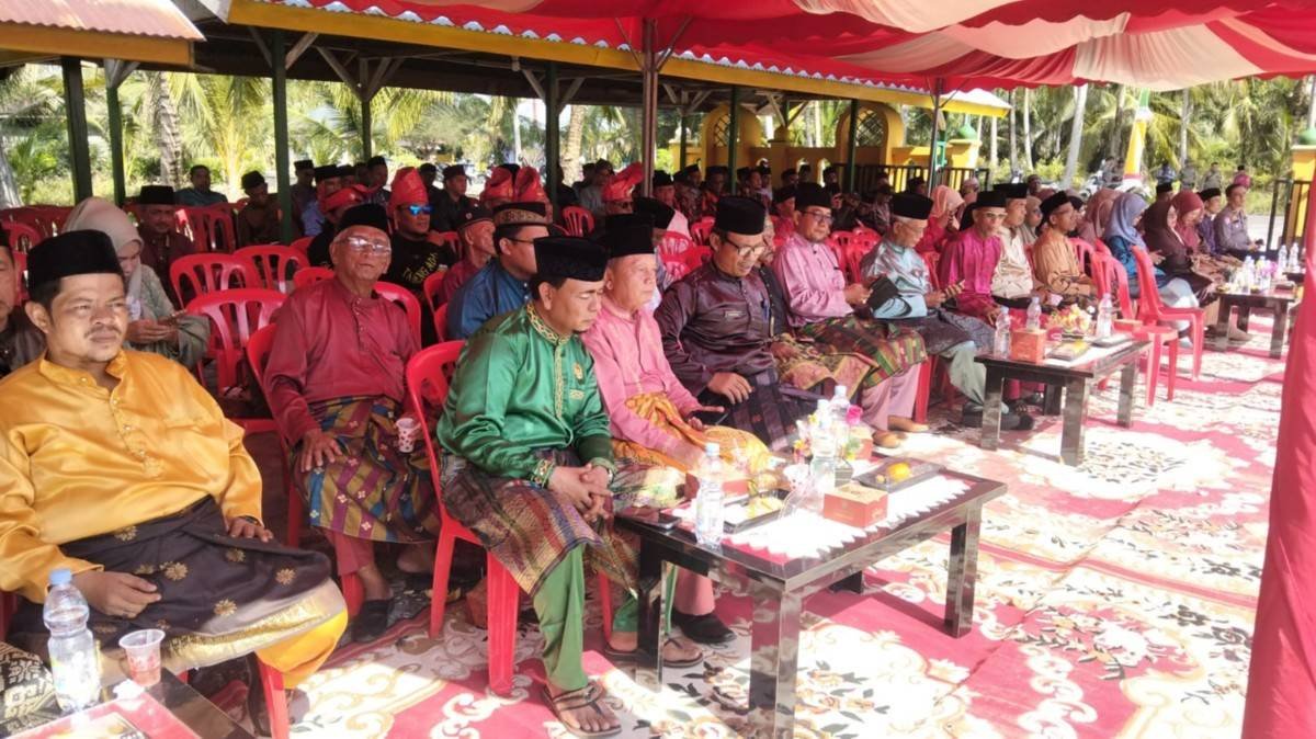 Hari Jadi Bengkalis ke-514, Kepala KUA Bukit Batu Ziarah Makam Datuk Laksamana Raja di Laut