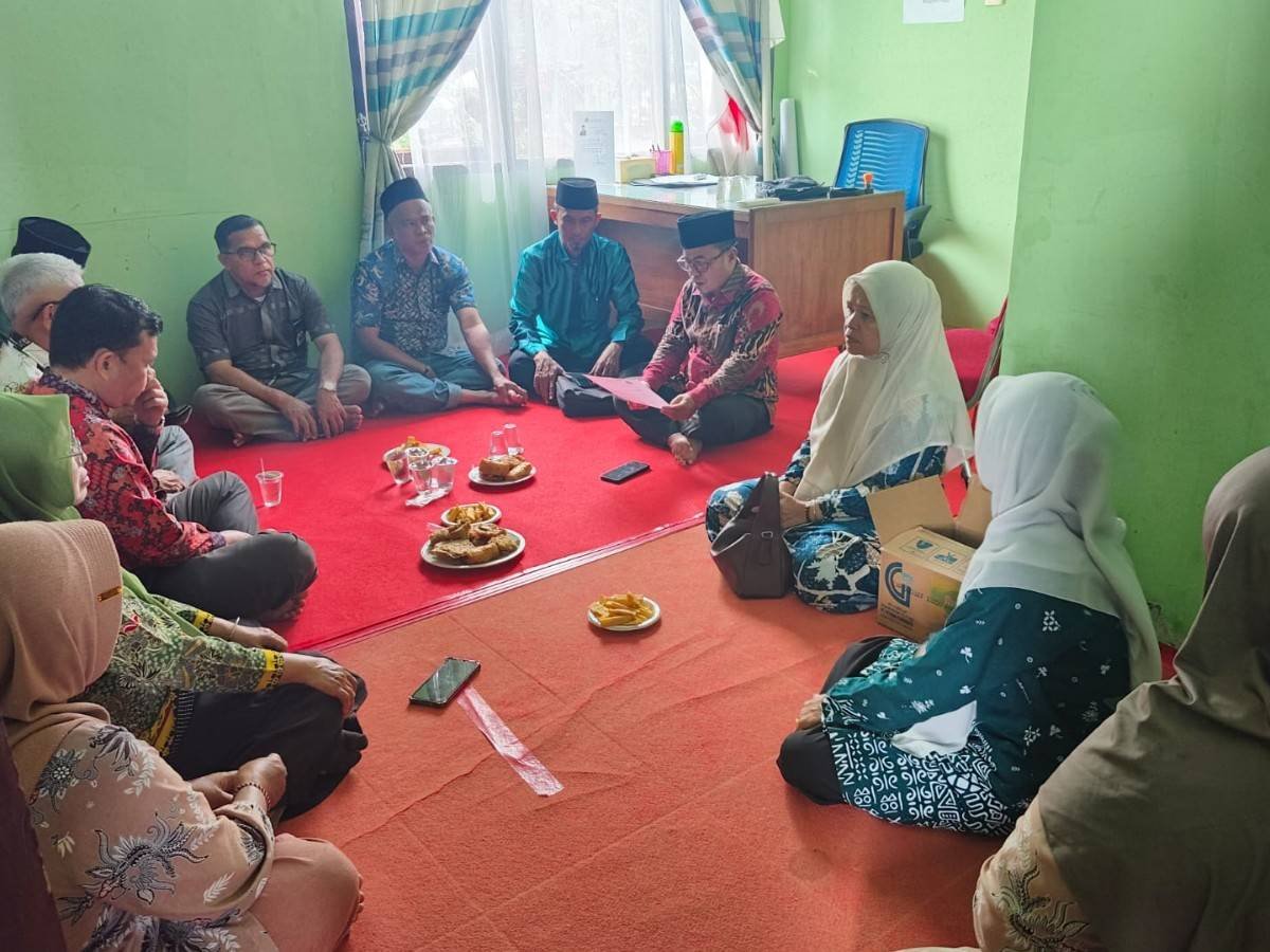 Kepala KUA Kecamatan Limapuluh Gelar Rapat Persiapan Peringatan HUT RI ke-81, Sepakati Zikir dan Muhasabah Kebangsaan