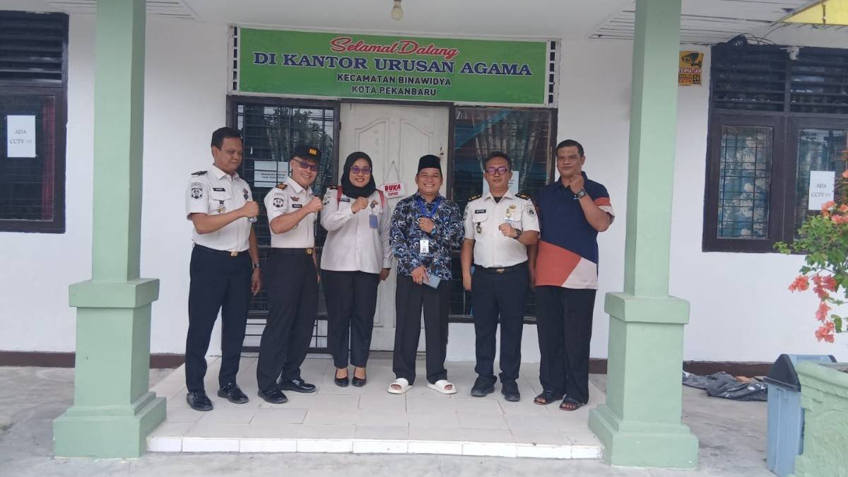 Perkuat Sinergi Pembinaan, Kepala KUA Binawidya Terima Kunjungan Silaturahmi Bapas Pekanbaru