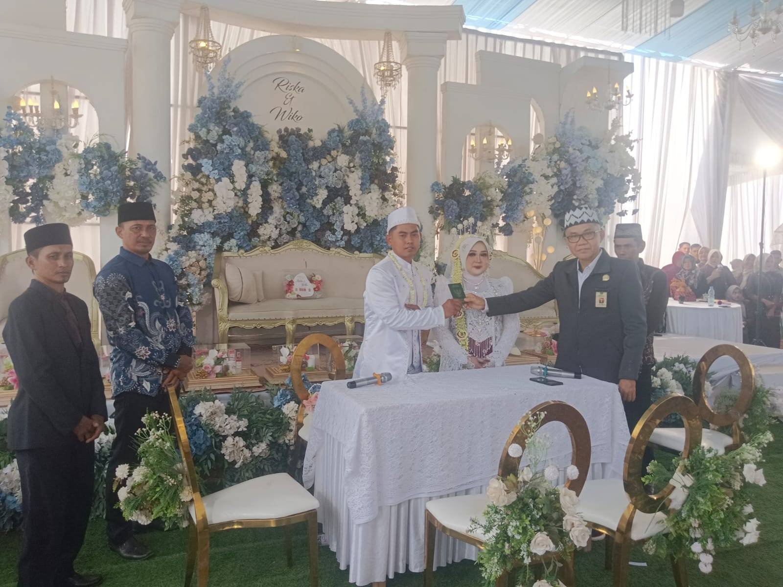 Kepala KUA Purbolinggo Pimpin Pencatatan Nikah di Desa Toto Harjo