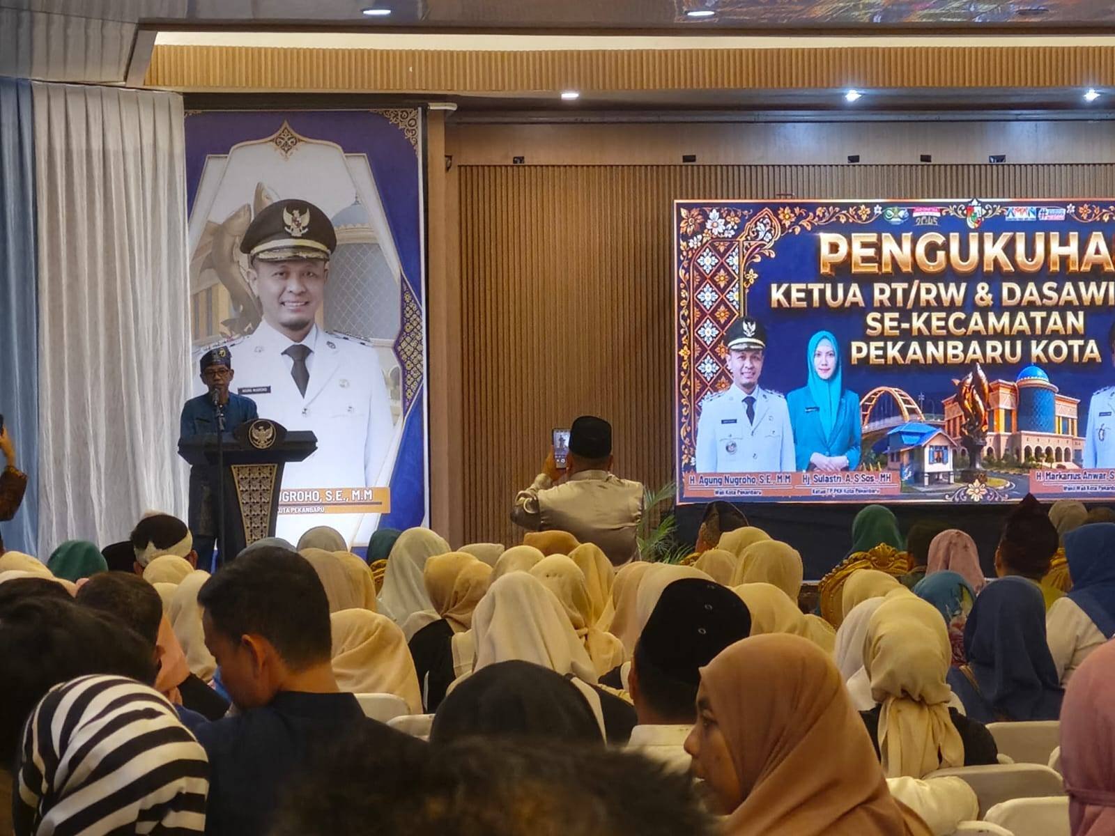 Ka. KUA Pekanbaru Kota Beserta Staf Ikuti Kegiatan Apel Mingguan Di Kantor Kemenag 
