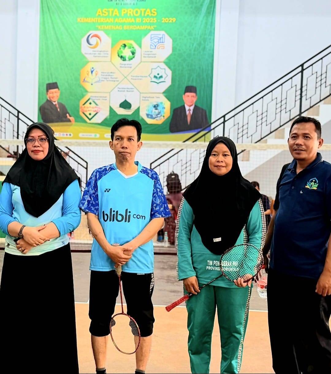 kepala KUA Dungingi Turun Lapangan, Ramaikan Badminton HUT RI Ke-81 Tingkat Kemenag Kota Gorontalo 