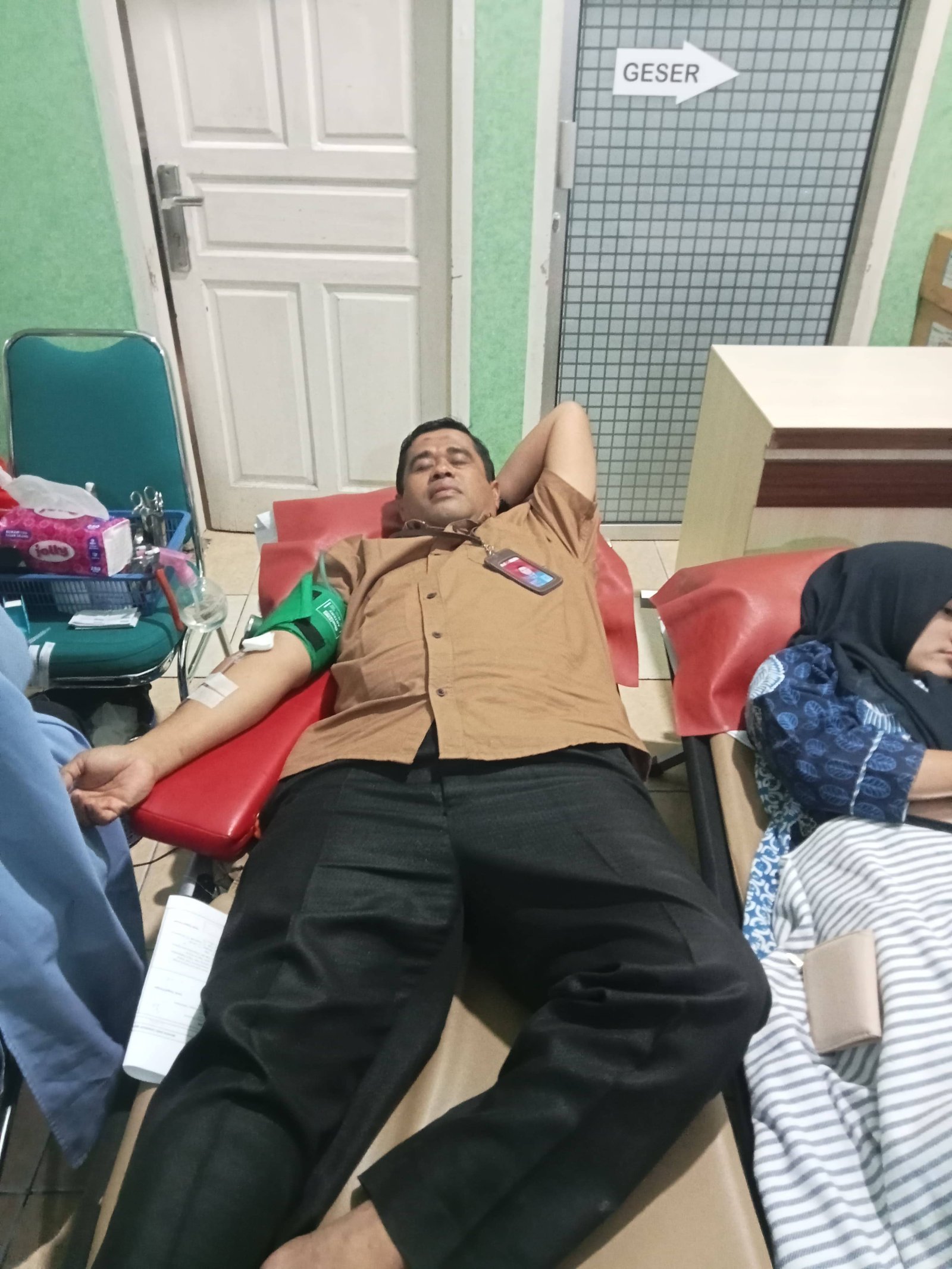 ASN KUA Lubuk Kilangan Ikuti Donor Darah dalam Rangka Hari Jadi Kota Padang