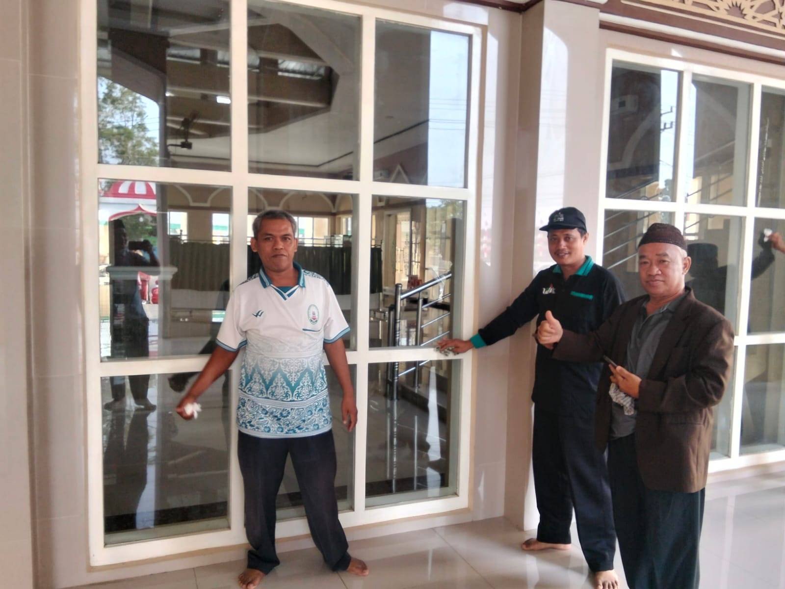 KUA SEKAMPUNG IKUTI KICK OFF “GEBER MAS” GERAKAN BERSIH-BERSIH MASJID SERENTAK NASIONAL