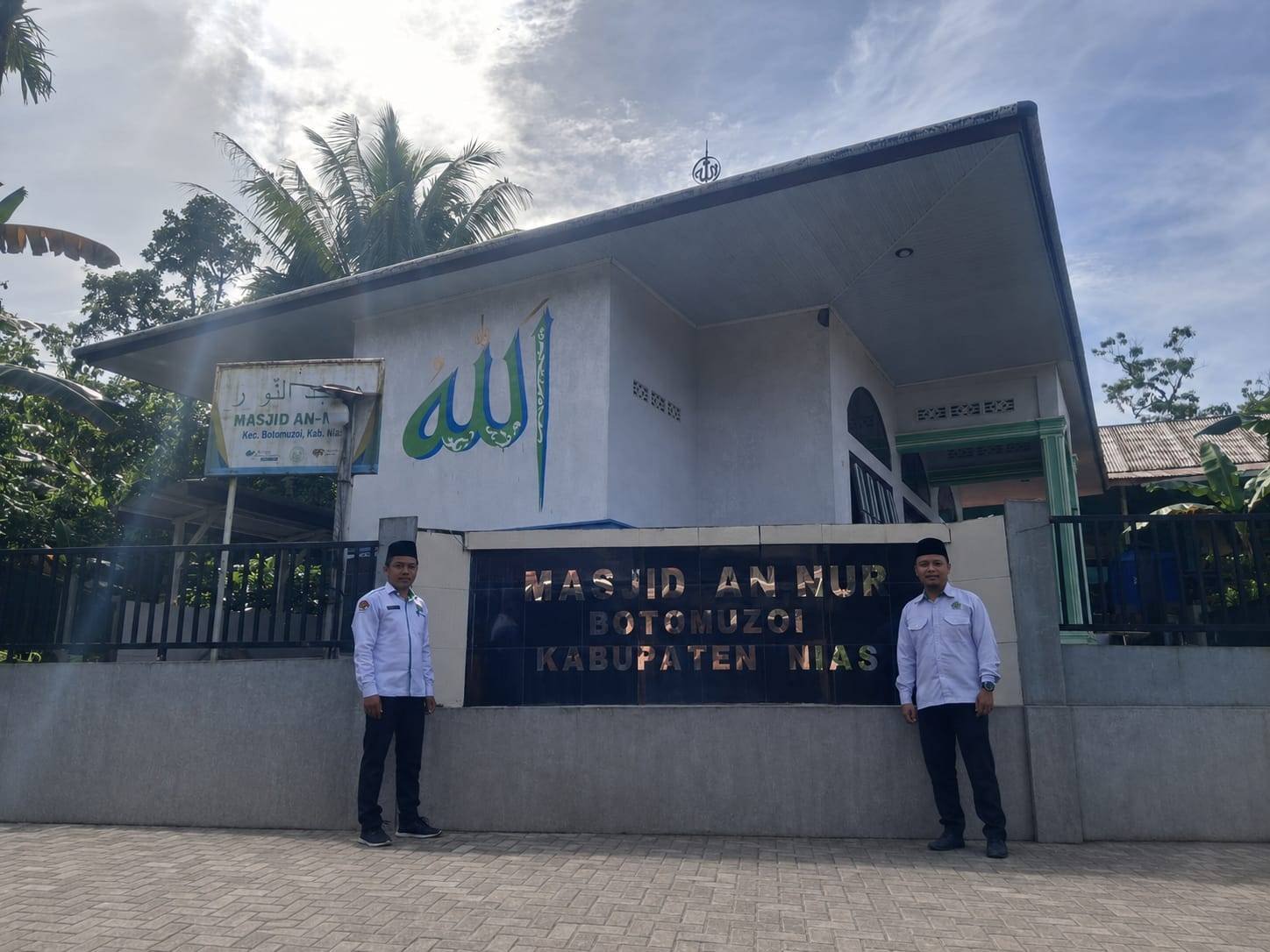 KUA Hiliduho Semarakkan Kegiatan Gerakan Bersih Masjid di Lokasi Masjid An-Nur Botomuzoi