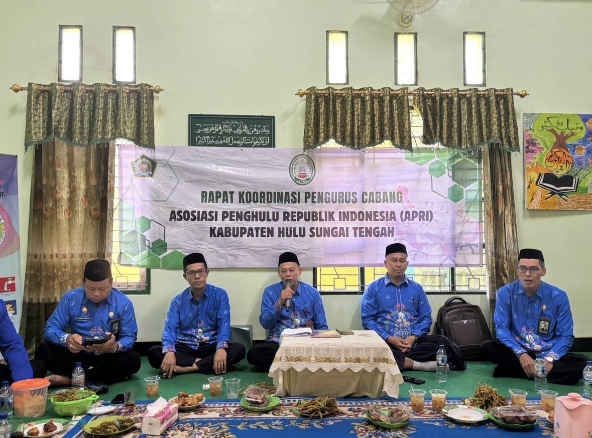 Kebersamaan dan Pengabdian: PC APRI HST Gelar Rakor Bulanan Sekaligus Perpisahan Penghulu
