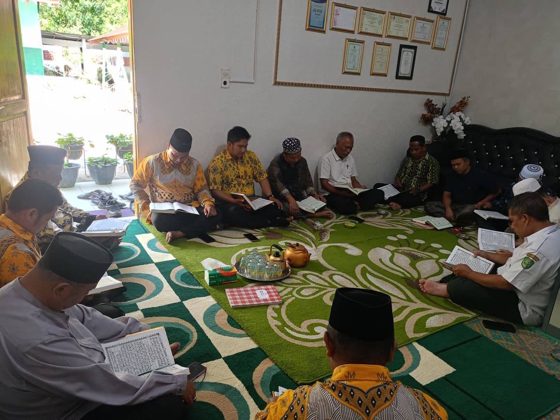 Semarak HUT RI ke-81, KUA Muarasipongi Fasilitasi Khataman Al-Qur’an Tahap ke-100 Digelar