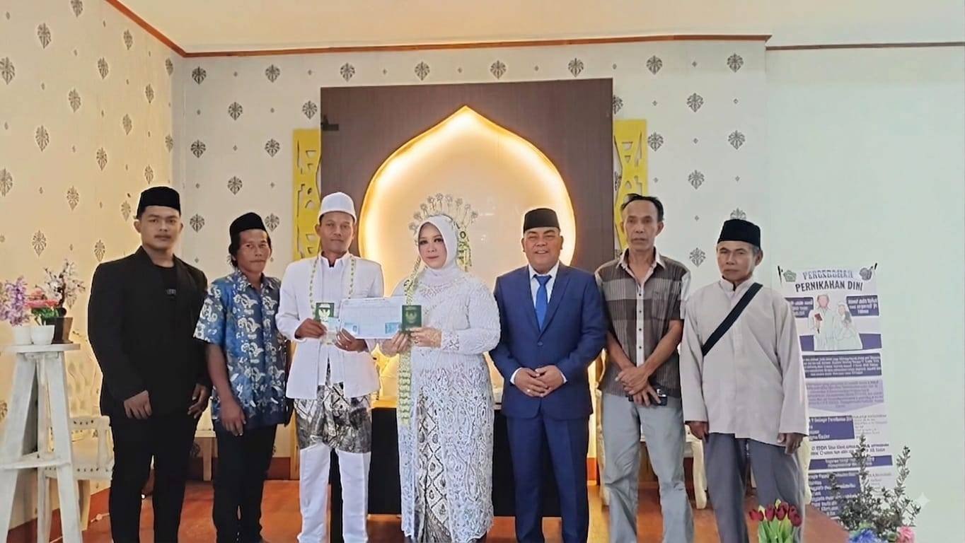 KUA Distrik Aimas dan Disdukcapil Kab. Sorong Jalin Kerja Sama Layanan Integrasi Dokumen Kependudukan