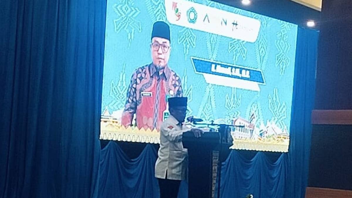 Kepala KUA Limapuluh Pimpin Doa Pengukuhan 53 Ketua RT dan RW se-Kecamatan Limapuluh