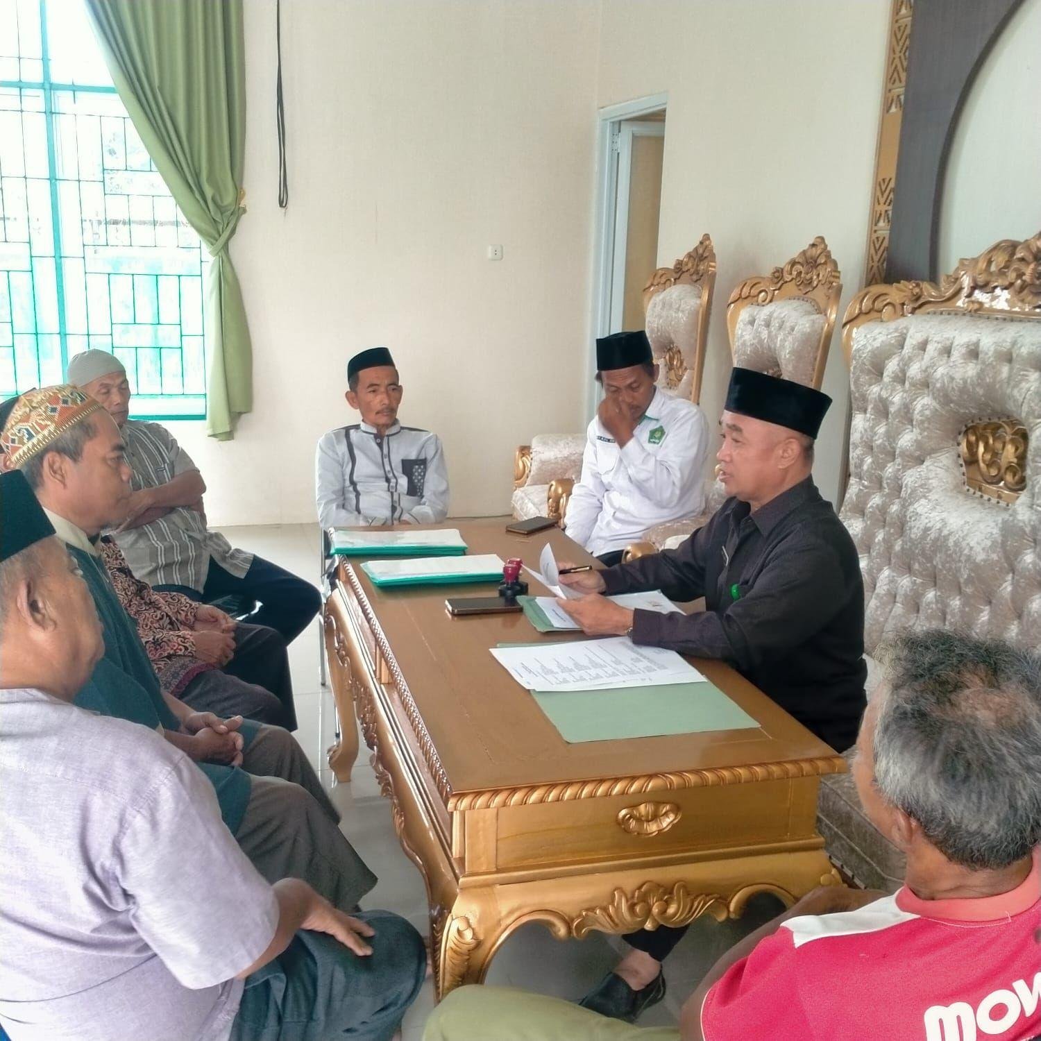 Kepala KUA Sekampung Resmikan Dua Tanah Wakaf di Giriklopomulyo