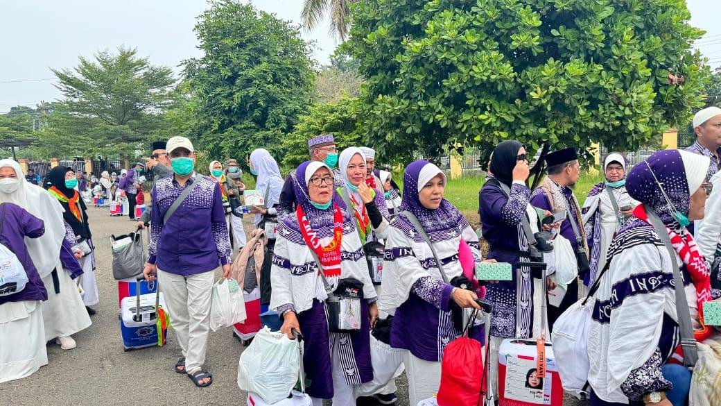 Pemulangan Gelombang II Dimulai! Kloter 38 Asal Bandarlampung Tiba, 1 Jamaah Wafat & 1 Dirawat di Saudi
