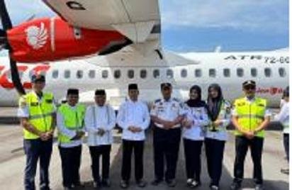 Ka. KUA Rambah Sambut Jamaah Haji Kec. Rambah di Bandara Tuanku Tambusai