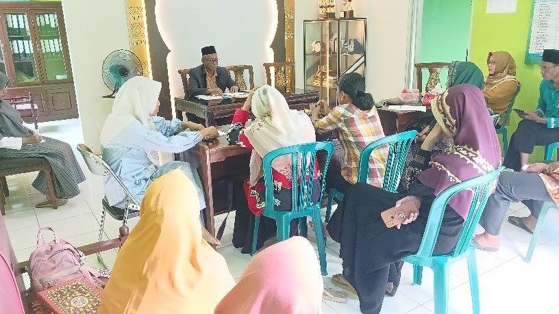 KUA Batanghari Gelar Tadarus Al-Qur’an dan Rapat Koordinasi Rutin