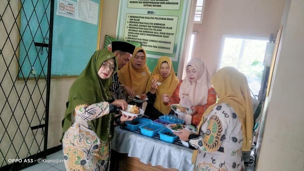 Ciptakan Harmoni, ASN KUA Curup Tengah Gelar Makan Bersama