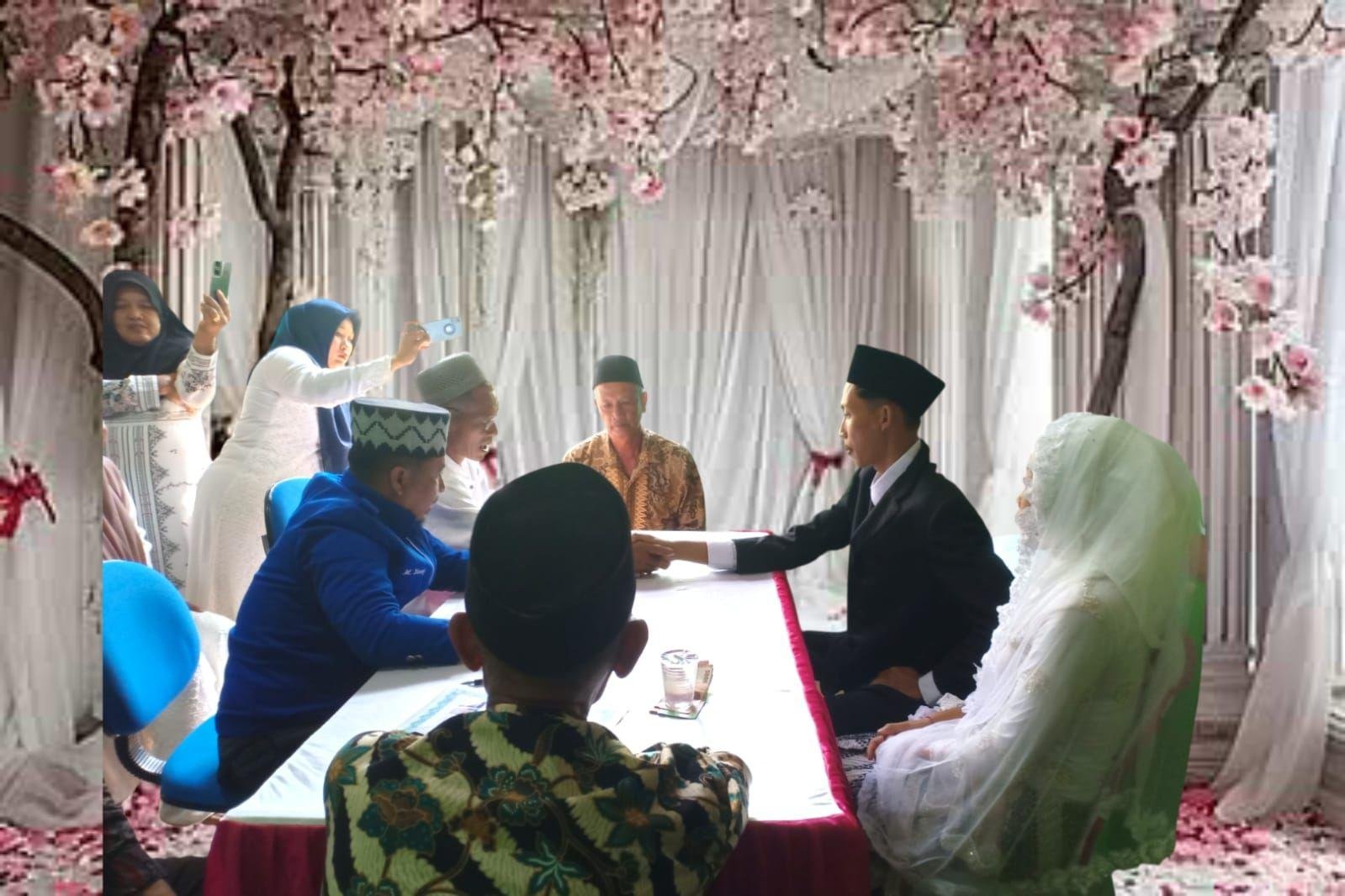Kepala KUA Marga Sekampung Resmi Nikahkan Pasangan Pengantin