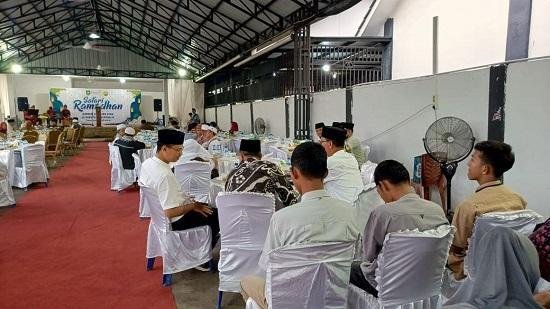 Kepala KUA Kec. Pinggir Hadiri Safari Ramadhan Danrem 031/Wira Bima di Kediaman Bupati Bengkalis Kec. Pinggir