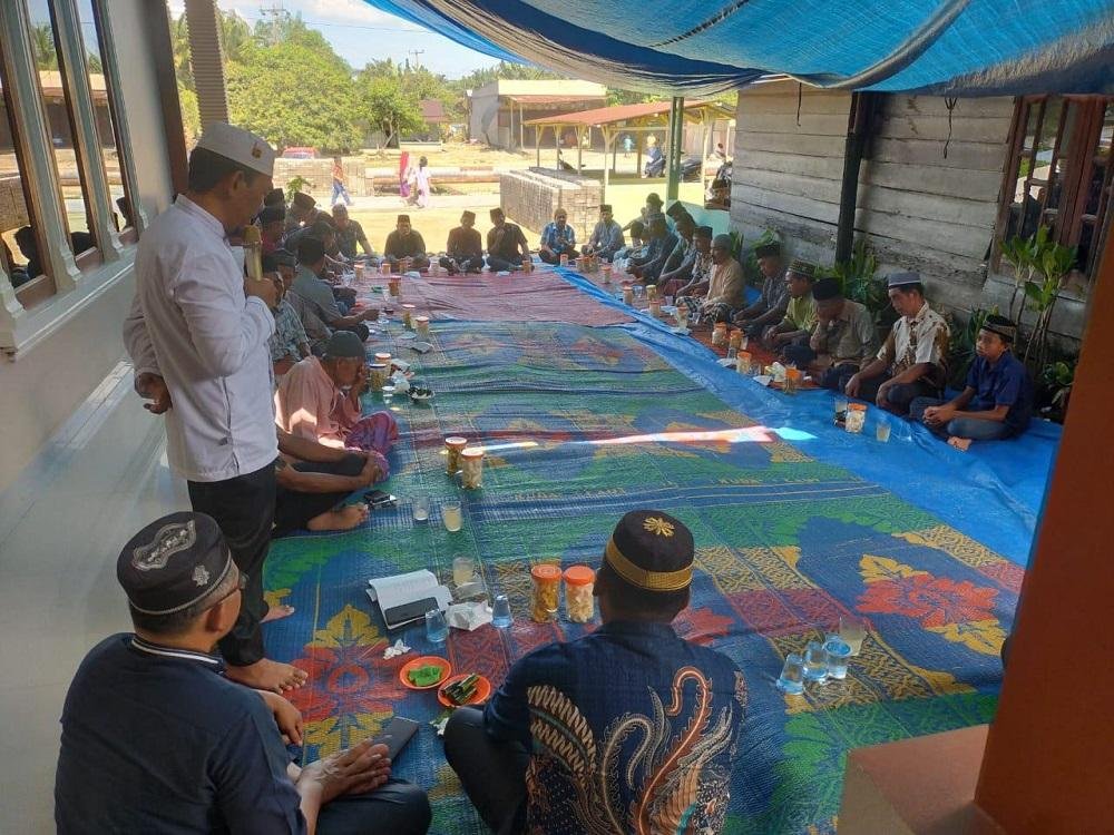 Sampaikan Tausiyah Walimatussafar, Kepala KUA Tanah Putih Ingatkan JCH Selalu Bersyukur
