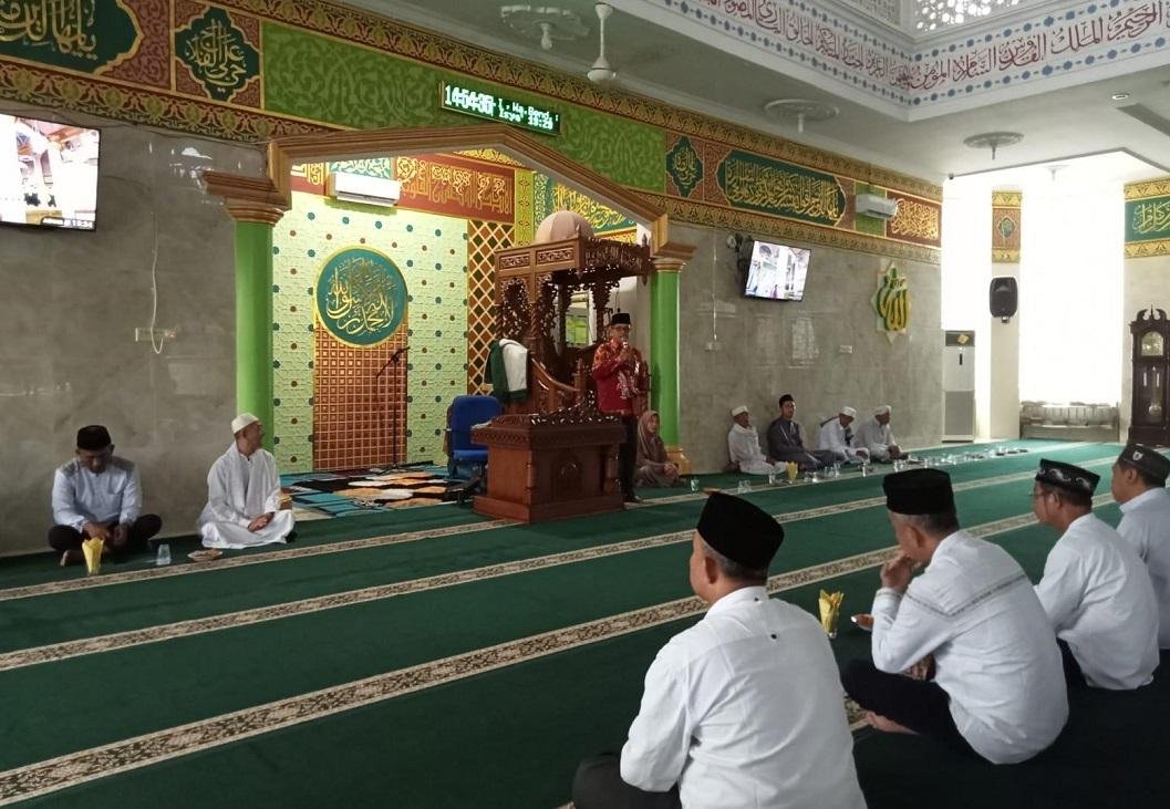 Hadiri Pelepasan Jamaah Haji Kecamatan Cerenti, Rismandianto Berpesan Agar Jemaah Jaga Kesehatan