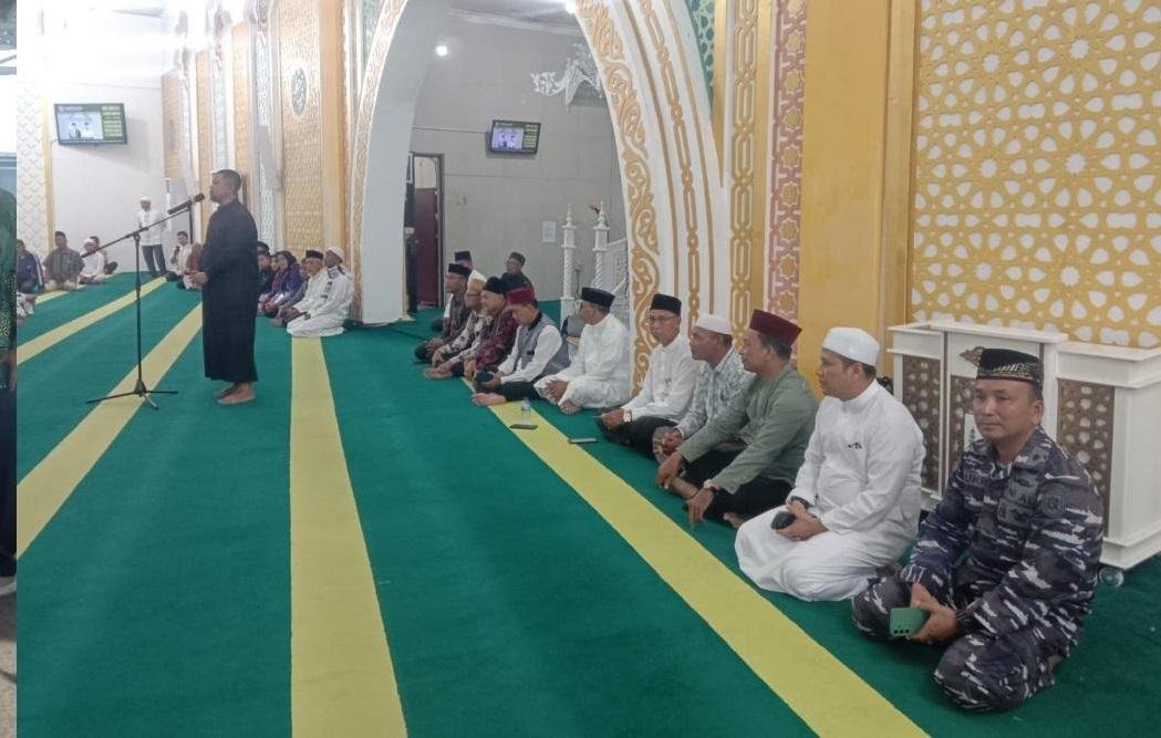 Kepala KUA Kec Bathin Solapan Ikut Lepas Keberangkatan 167 JCH Kloter 12 Menuju Embarkasi Haji Batam