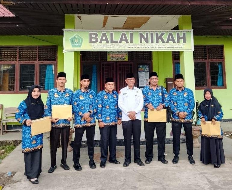 Dilantik PPPK, Kepala KUA Kecamatan Kuantan Tengah Ajak Tingkatkan Etos Kerja