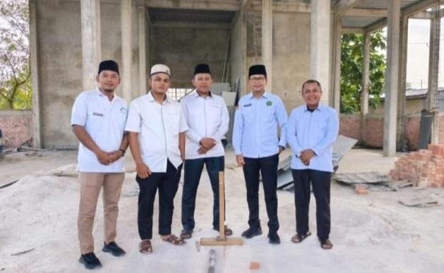 ASN KUA Kampa Laksanakan Kalibrasi Arah Kiblat Serentak di Masjid Arafah Desa Pulau Rambai