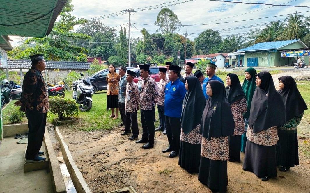 KUA Bagan Sinembah Gelar Apel Pagi, Firdaus Tekankan Integritas dan Profesionalitas ASN