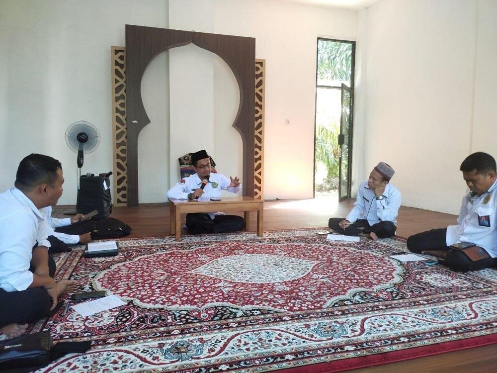 Ka.KUA Kecamatan Sentajo Raya Gelar Rapat Pembinaan dan Pemantapan Tupoksi