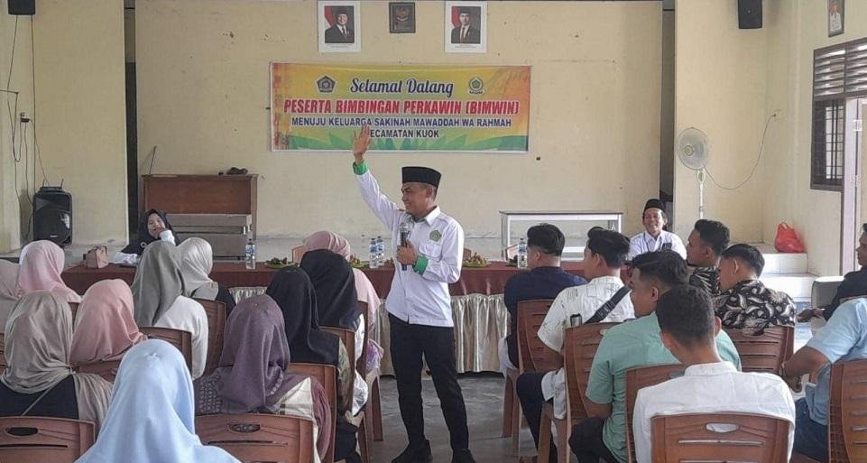 Ka. KUA Dampingi Kasi Bimas Islam Lakukan Pembinaan Perkawinan (Bimwin) Catin di Kecamatan Kuok