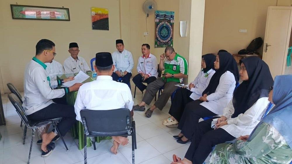 Kepala KUA Kec. Pinggir Pimpin Rapat Kerja Internal Bahas Program dan Evaluasi Kinerja