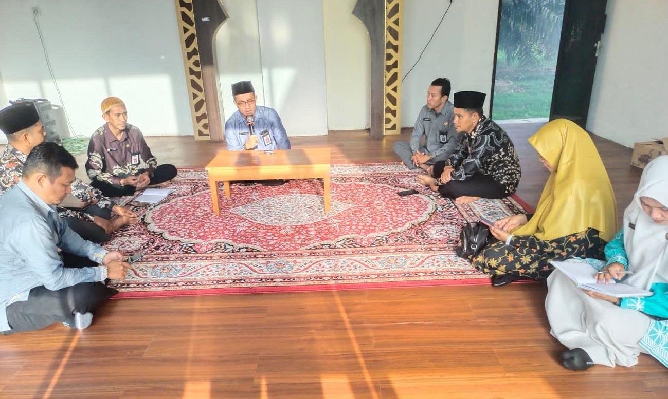Tingkatkan Etos Kerja ASN, KUA Kecamatan Sentajo Raya Gelar Pembinaan Mental Rohani