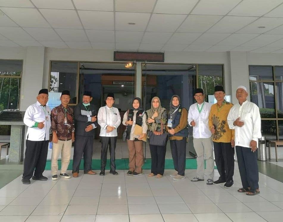 Kepala KUA Bengkalis Hadiri Penyambutan Jamaah Haji Asal Bengkalis di Batam