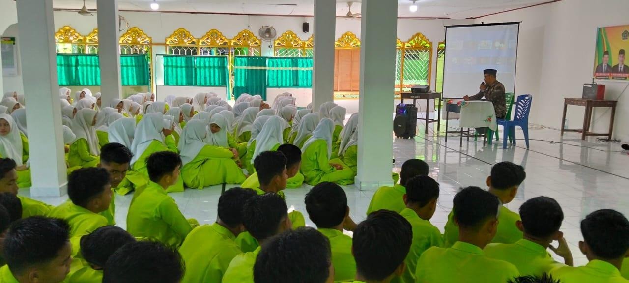 Perkuat Akhlak Remaja, KUA Kuok Hadir di MAN 1 Kampar Lewat Program BRUS