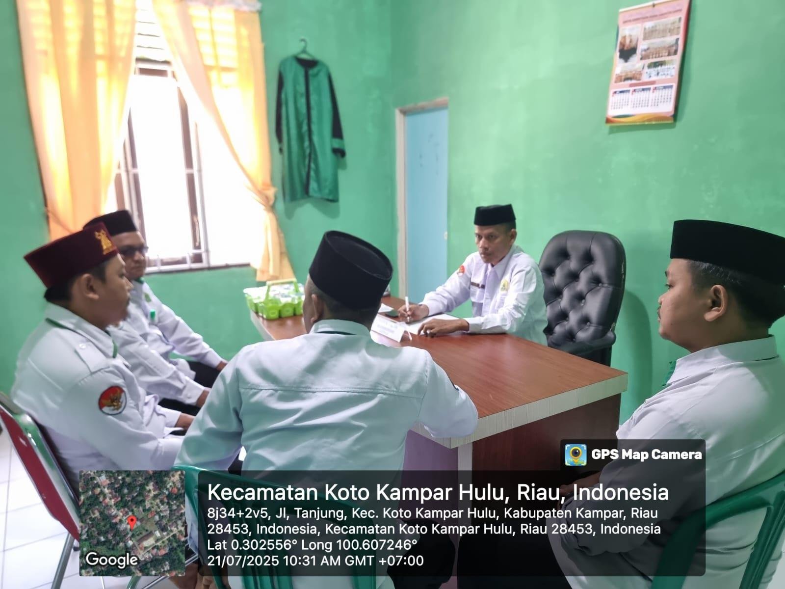 KUA Koto Kampar Hulu Gelar Rapat Persiapan Acara BRUS di SMAN 1