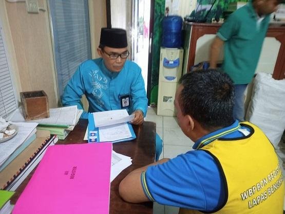 Penghulu KUA Bengkalis Lakukan Proses Tawkil Wali di Lapas untuk Pernikahan Calon Pengantin