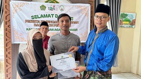Kepala KUA Pinggir Buka Bimwin Angkatan VI, Ajak Catin Bangunkan Keluarga Sakinah