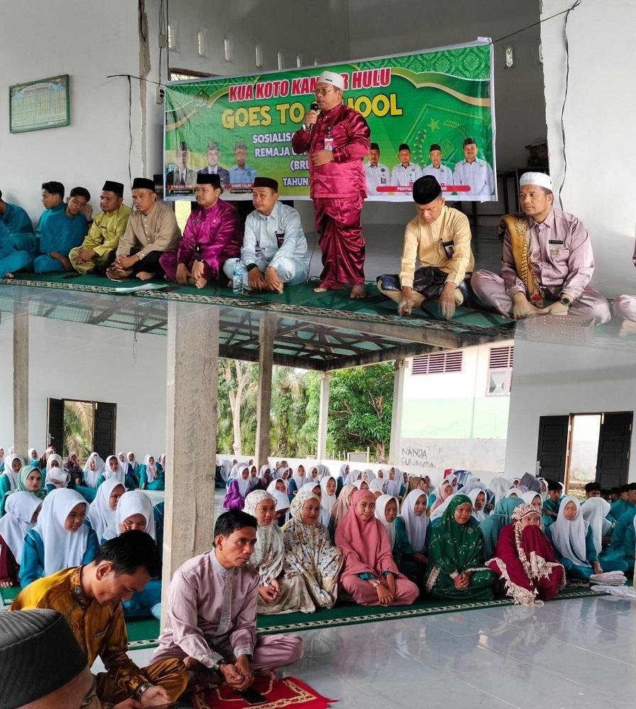KUA Koto Kampar Hulu Goes to School; Bimbingan Remaja di SMA Negeri 1 Koto Kampar Hulu