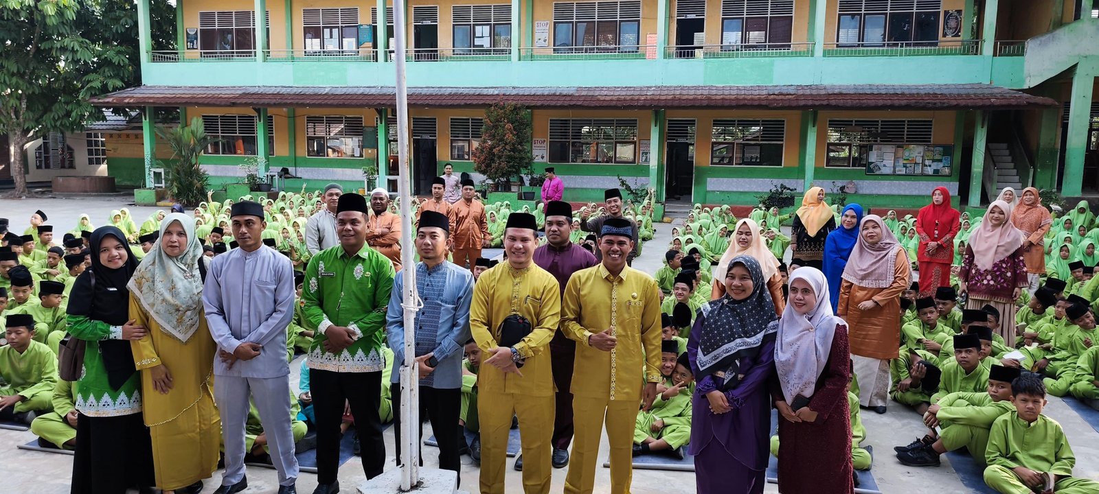 KUA Kampar Kiri Laksanakan BRUS di MTsN 5 Lipatkain: Edukasi Kenakalan Remaja Usia Sekolah