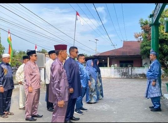Ajak Pegawai Tingkatkan Disiplin dan Berkontribusi, Kepala KUA Kampar Sampaikan Amanat Apel Senin