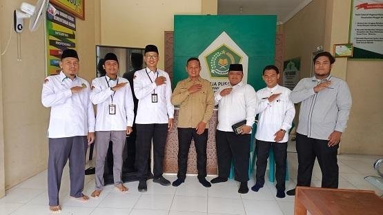Kepala KUA Pinggir Sambut Mahasiswa Magang PMI STAI Hubbulwathan Duri