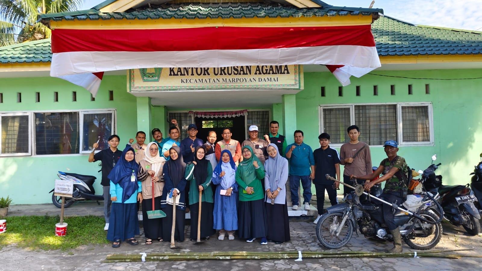 KUA Marpoyan Damai Goro bersama Sambut Hari Jadi Provinsi Riau Ke 68 dan HUT RI ke 80